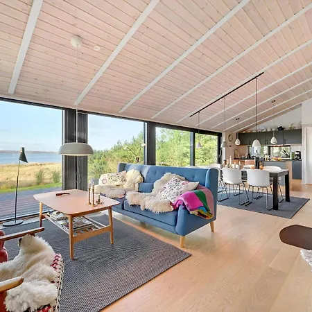 Holiday home 4 Bedroom Cozy In
