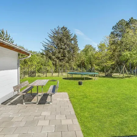 Holiday home 4 Bedroom Cozy In