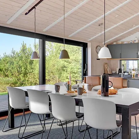 Holiday home 4 Bedroom Cozy In Hojslev