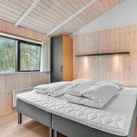 4 Bedroom Cozy In * Hojslev